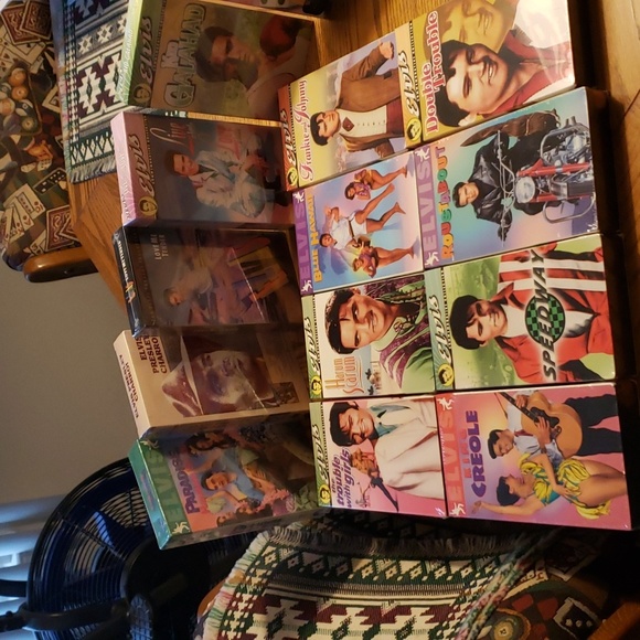 Elvis Presley NEW 14 VHS MOVIES - Picture 13 of 13